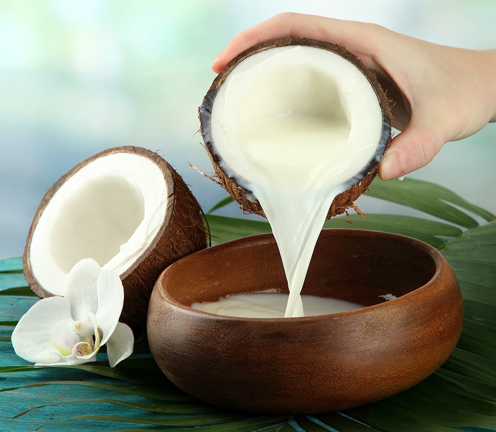 coconut milk min مقالات بهترین و بدترین نوشیدنی‌ها برای کودکان