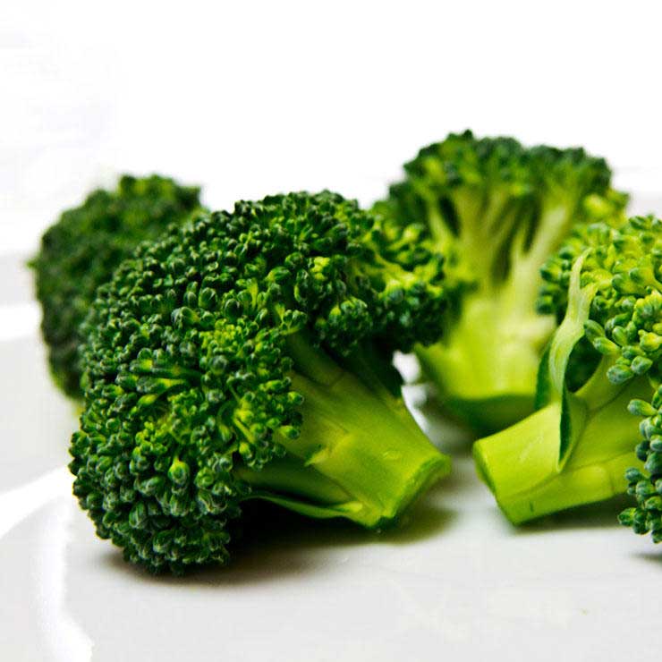 getty 168677482 broccoli lacaosa 1 min مقالات غذاهای ضد سرطان کدامند؟