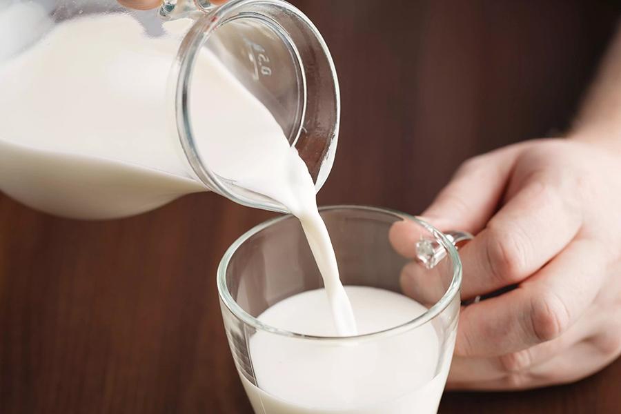 شیر بدون لاکتوز چیست؟ خواص و فواید آن