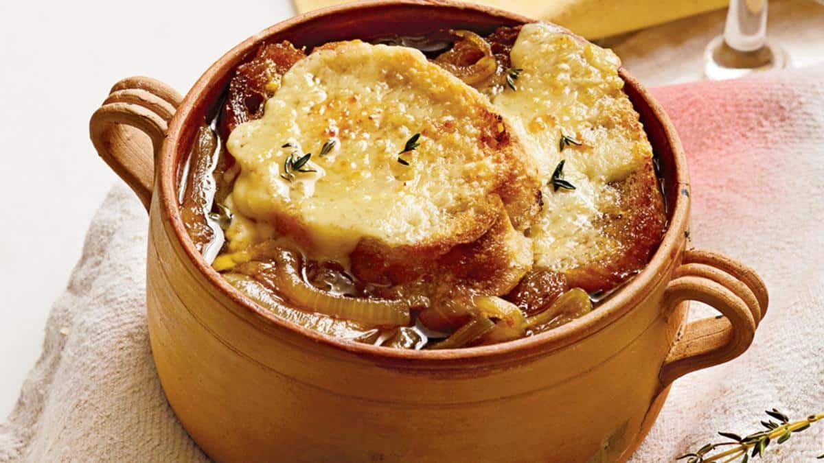 French Onion Soup Clay Pot Authentic Flavor آشپزی آش ترخینه؛ از خواص بی‌نظیر تا انواع دستور پخت